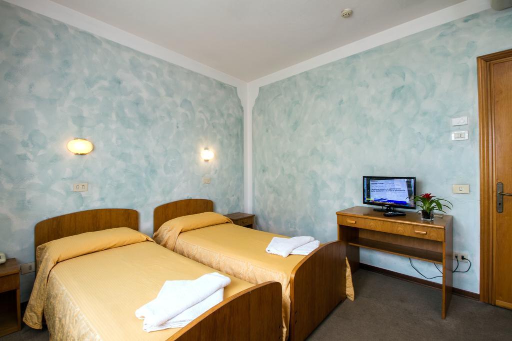 Albergo Ristorante Da Felice Loria Εξωτερικό φωτογραφία