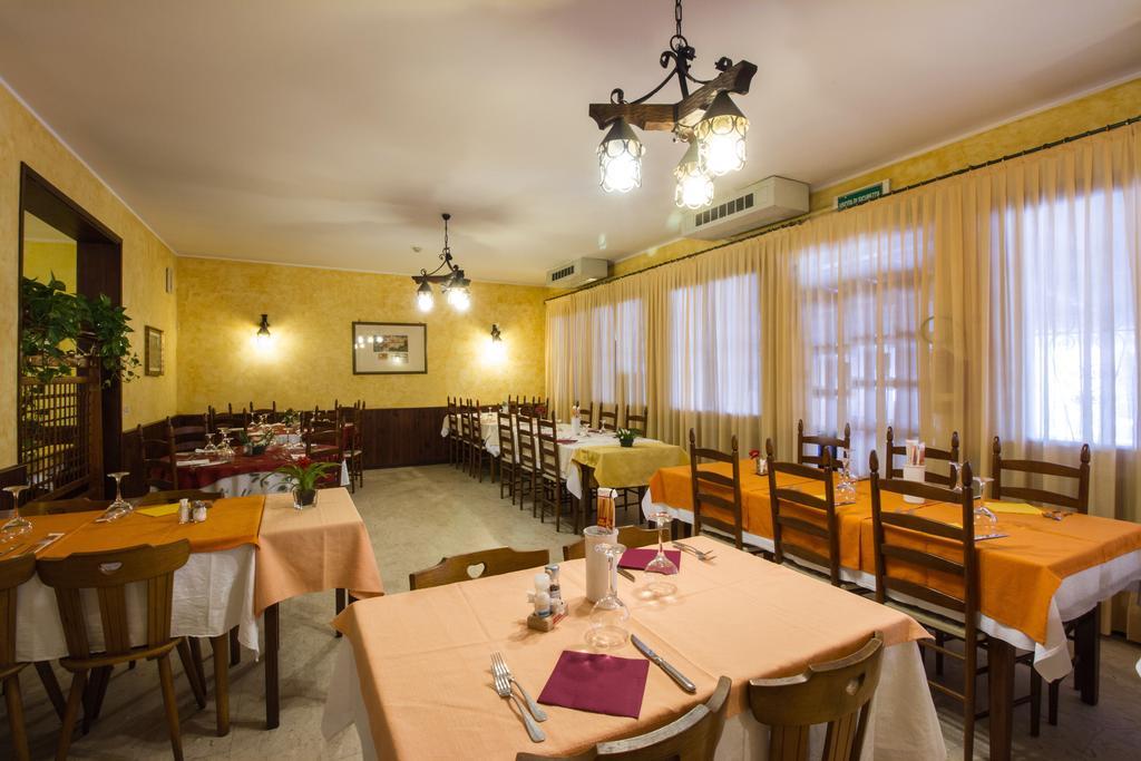 Albergo Ristorante Da Felice Loria Εξωτερικό φωτογραφία
