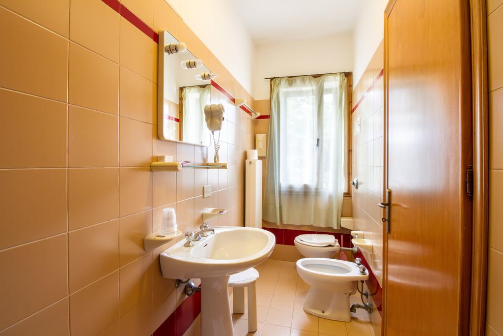 Albergo Ristorante Da Felice Loria Εξωτερικό φωτογραφία